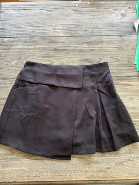 white birch Black Elastic Waist Skort